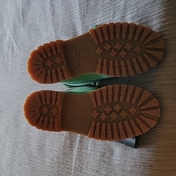 Boots - Picture 4 of 5